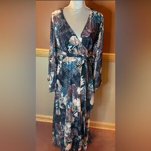 Chic Maxi Dress in Dark Palm